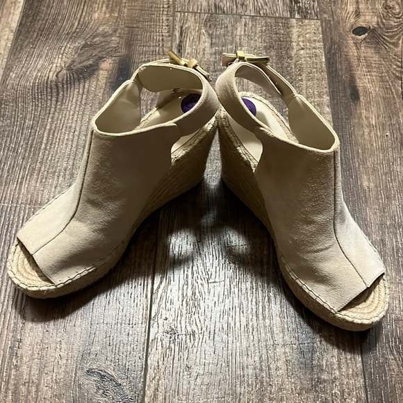 NWT KENNETH COLE WEDGES 8 1/2 - Picture 1 of 13